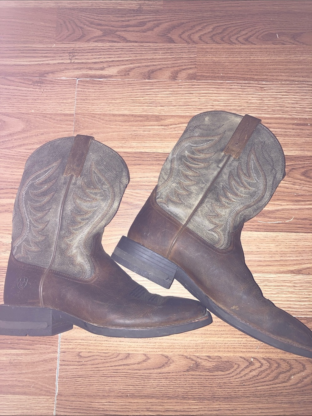 Ariat Brown and Tan Leather Western Cowboy Boots